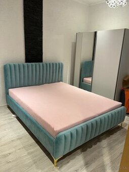 Posteľ 160x200 s roštom a matracmi