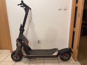 Elektrická kolobežka Segway Superscooter GT2
