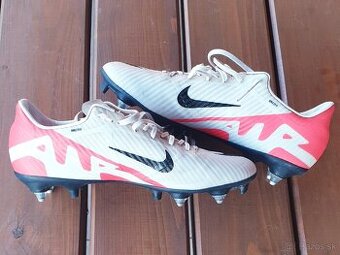 Predám kopačky - kolíky Nike Mercurial Vapor 15