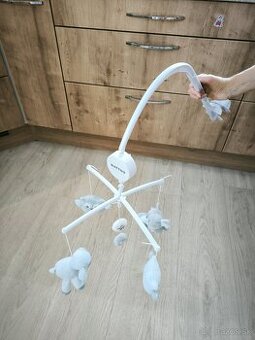 Hudobný kolotoč na postieľku Nattou