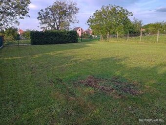 Veľká Dolina - Lukratívny pozemok pre RD, 600-700m2