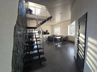 Nadštadartný 5-izbový mezonet s balkónom v Spišskej Belej