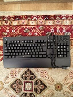 Klávesnica Logitech G213