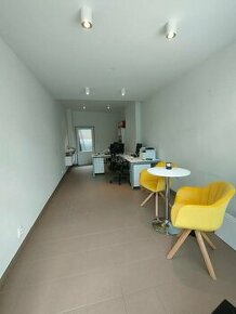 Prenájom: obchodný/kancelársky priestor 24 m2 v centre Žilin