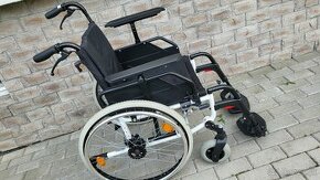 invalidny vozík 43cm držiak na barle pas puklice