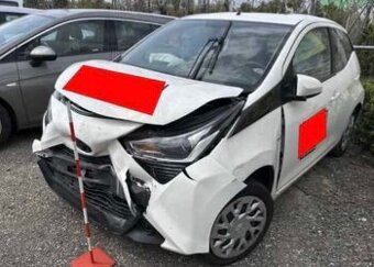 Predám havarovanú Toyota Aygo 999cm 53 kW tok 7/2020