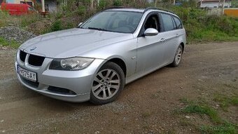 320i