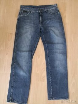 Predam panske rifle, Levis, Wrangler velkost 34/32