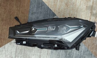 Škoda Superb 4 IV lavy svetlomet Matrix LED 3P1