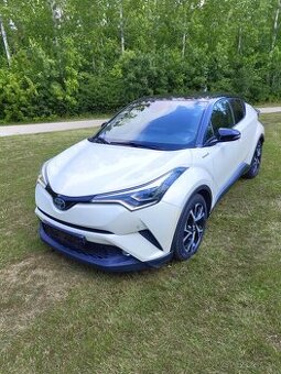 Toyota C-HR 1.8 Hybrid Dynamic E-CVT FWD, sezonné prezutie