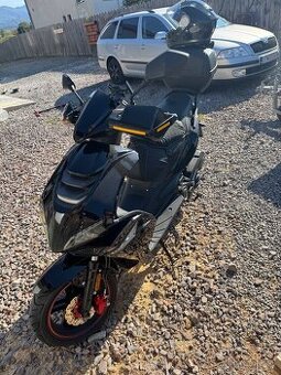 Adamoto Mustang 125