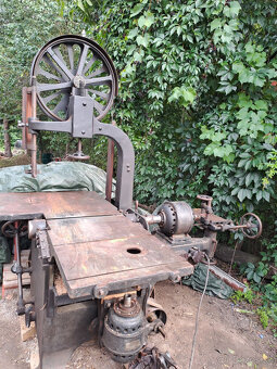 Predám starožitný drevoobrábací kombinovaný stroj