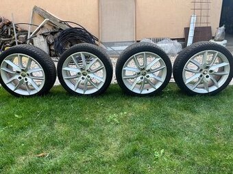 Predam Škoda original alu disky 18 so zimnymi pneu