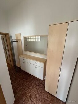 Predam set - Skrina do haly a vesiak