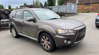 Mitsubishi Outlander 2.2DI-D4 N14 Na náhradní díly 4x4