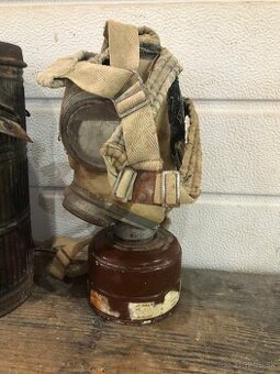 Madarské plynové masky