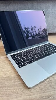 MacBook Air 13" M3 (16GB RAM / 512GB SSD) – TOP Stav, Batér