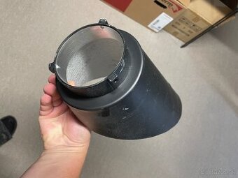 Zoom Reflector / alebo štúdiový reflektor s asymetrickým výr