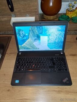 Lenovo e531 15,6p.I5,Grafika 2gb.250gb ssd,8gb ram Win11