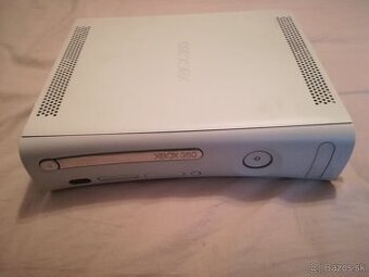 Xbox 360 PHAT konzola na opravu alebo na nahradne diely