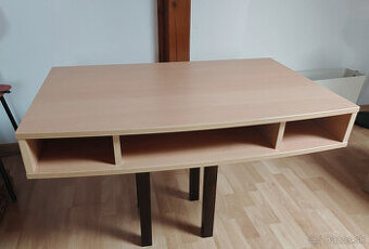 Kancelársky stôl upevniť medzi nábytok