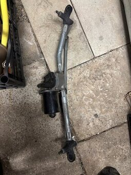 Predám na Fiat punto motorcek  stieračou