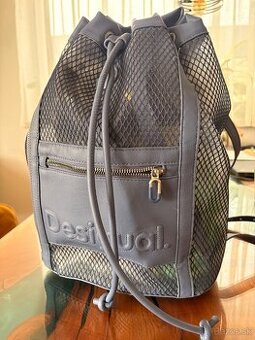 Novy ruksak Desigual