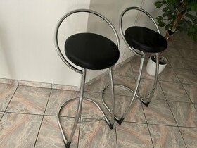 2 Barové stoličky z pravej kože farba čierna veľmi kvalitné