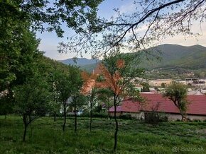 Bez maklérov predám slnečný pozemok v lokalite Nová Baňa (ID