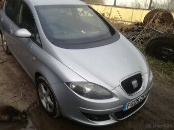 Rozpredám seat altea 2,0 tdi 103 kW strieborna