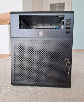 HP Microserver Gen7 N36L - 1