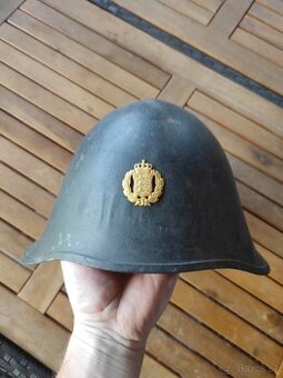 Stará vojenská prilba - 1