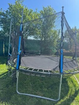 Trampolína