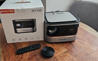 Projektor BYINTEK