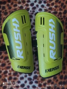 Detské futbalové chrániče Kensis