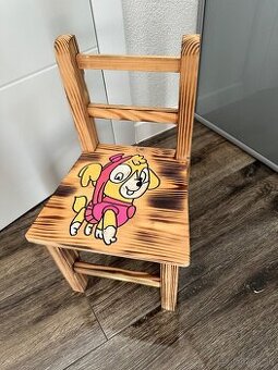 Detska stolicka drevena