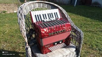 Harmonika -Akordeon.Delícia Junior 72basová. Červená perleť.