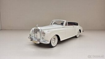 1:18 - 1:20 ROLLS-ROYCE SILVER CLOUD
