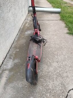 Predám elektrickú kolobežku...nepojazdnu