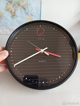 Pekne zberatelske retro hodiny PRIM QUARTZ
