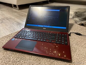 Acer Aspire E1 red s i3,8gb ram,SSD,Amd 8670m,HD lcd - 1