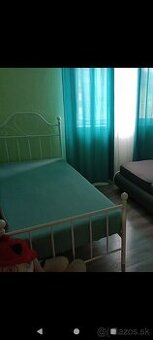 Posteľ z roštom 90×200