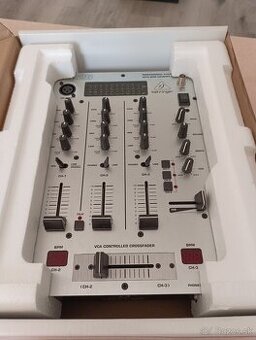 Behringer pro dx 626