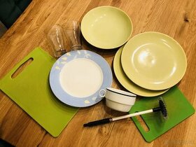 Kuchynské potreby - taniere, pohare a ine