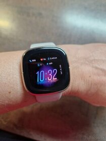 Fitbit Sense smart hodinky
