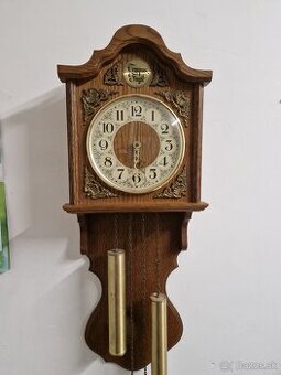 Nástenné hodiny Tempus..