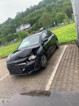 Predám Peugeot 208 1.2 PureTech 2020 búrané