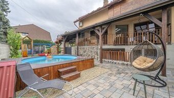 6i chyžka, dvojgaráž, bazén, Hrádok