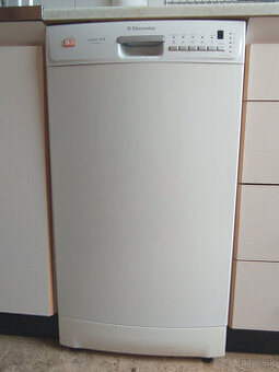 Umývačka Electrolux - 1
