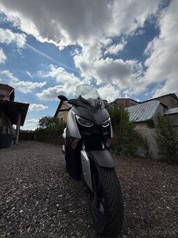 Yamaha x-Max 125